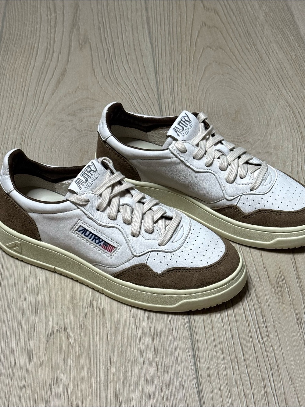 Autry Medalist Low White Taupe Leather Suede Retro Sneakers EU 38 US 8